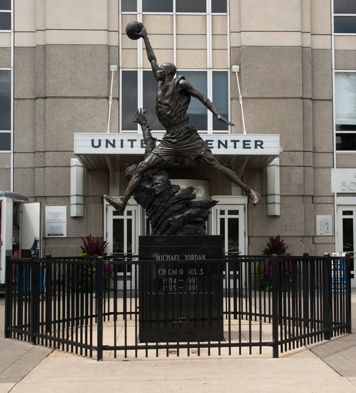 recognition_awards_MJ_statue